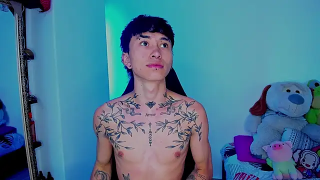 juniior 2311  online show from 11-18-25, 07:18