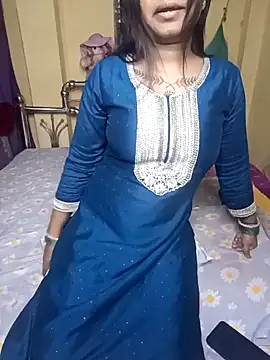 Snapshot of Hot_Urvi chatting on 12-17-24, 01:05 Hot Urvi online show from 12-17-24, 01:05