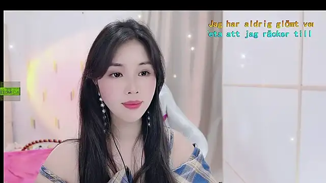 Snapshot of HK_angelchloe chatting on 10-31-25, 01:45 HK angelchloe online show from 10-31-25, 01:45