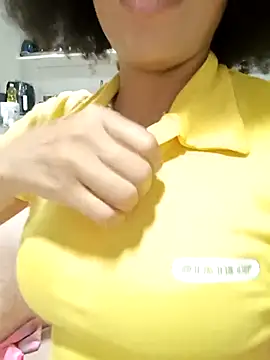 Snapshot of BlairSamy chatting on 12-14-25, 11:31 BlairSamy online show from 12-14-25, 11:31