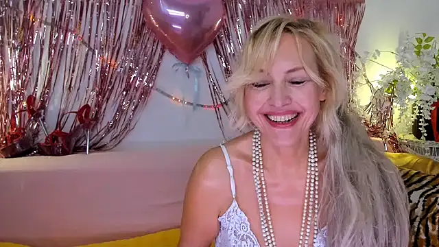 KelliRaid online show from 02-17-25, 06:42