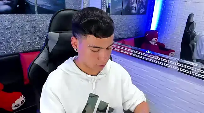 salvadorgomezx online show from 12-21-24, 11:02