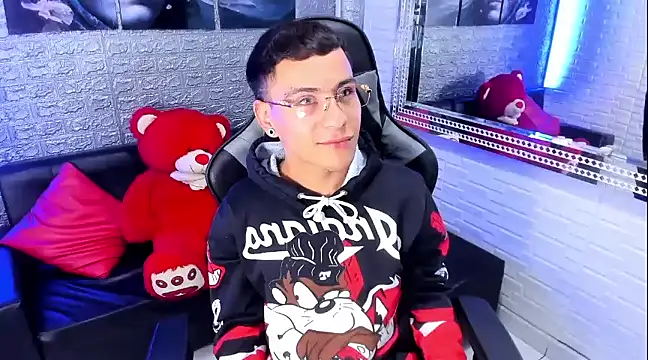 salvadorgomezx online show from 01-10-25, 10:39