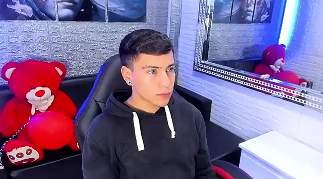 salvadorgomezx online show from 02-16-25, 04:09