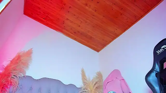 Tahiraa  online show from 04-01-26, 01:23