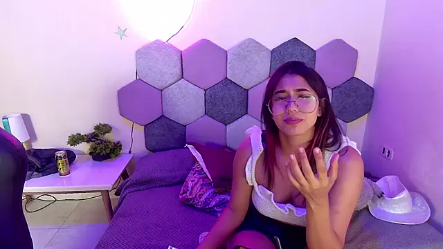 Snapshot of Horny_tgn chatting on 01-31-25, 09:16 Horny tgn online show from 01-31-25, 09:16