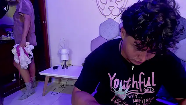 Snapshot of Horny_tgn chatting on 03-15-25, 06:21 Horny tgn online show from 03-15-25, 06:21