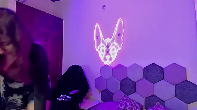 Snapshot of Horny_tgn chatting on 03-21-25, 05:34 Horny tgn online show from 03-21-25, 05:34