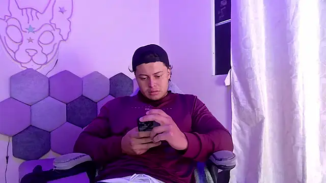 Snapshot of Horny_tgn chatting on 09-15-25, 12:27 Horny tgn online show from 09-15-25, 12:27