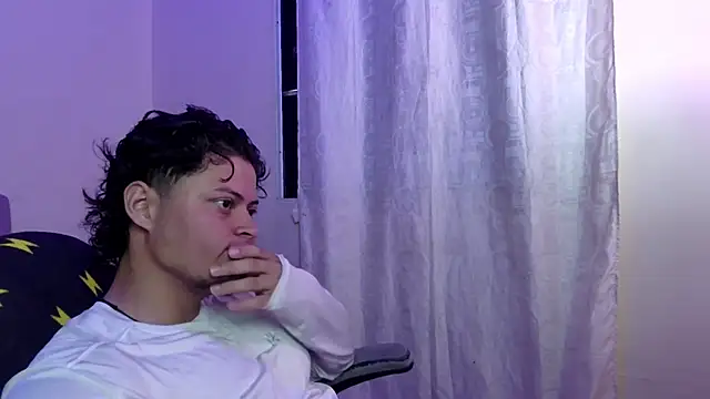 Snapshot of Horny_tgn chatting on 09-22-25, 12:07 Horny tgn online show from 09-22-25, 12:07