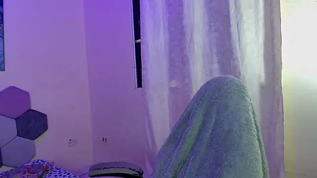 Snapshot of Horny_tgn chatting on 10-03-25, 06:27 Horny tgn online show from 10-03-25, 06:27