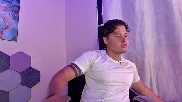 Snapshot of Horny_tgn chatting on 10-04-25, 06:17 Horny tgn online show from 10-04-25, 06:17