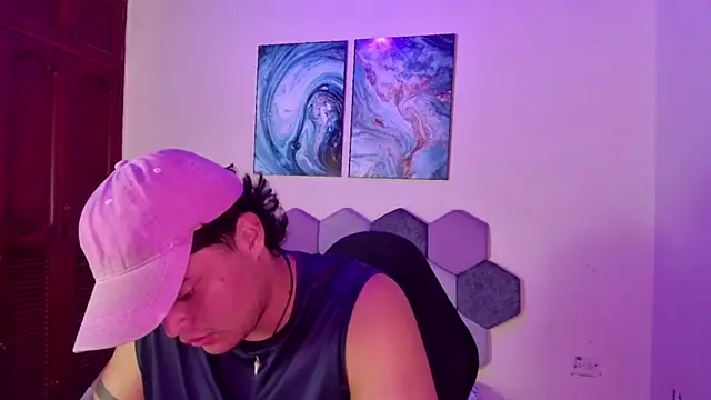 Snapshot of Horny_tgn chatting on 10-06-25, 11:51 Horny tgn online show from 10-06-25, 11:51