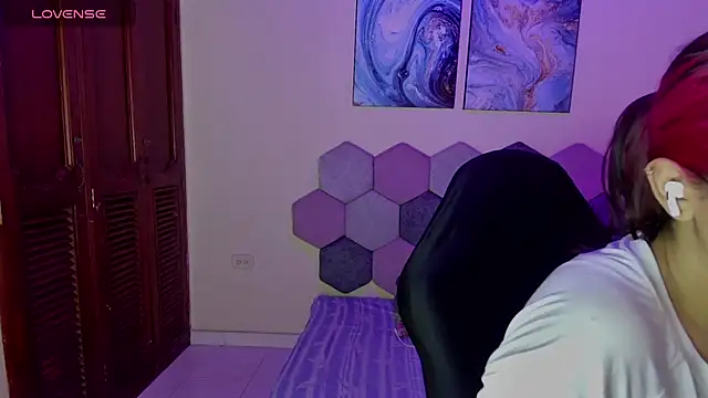 Snapshot of Horny_tgn chatting on 10-13-25, 11:54 Horny tgn online show from 10-13-25, 11:54