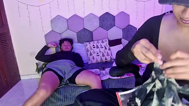 Snapshot of Horny_tgn chatting on 12-02-25, 06:25 Horny tgn online show from 12-02-25, 06:25