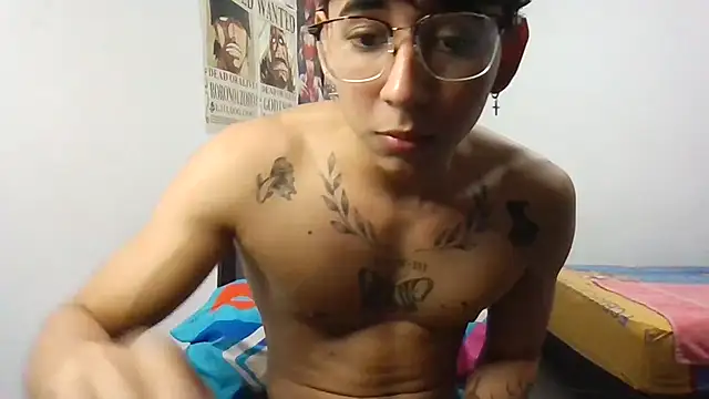 Snapshot of Dillom420 chatting on 01-29-25, 03:44 Dillom420 online show from 01-29-25, 03:44