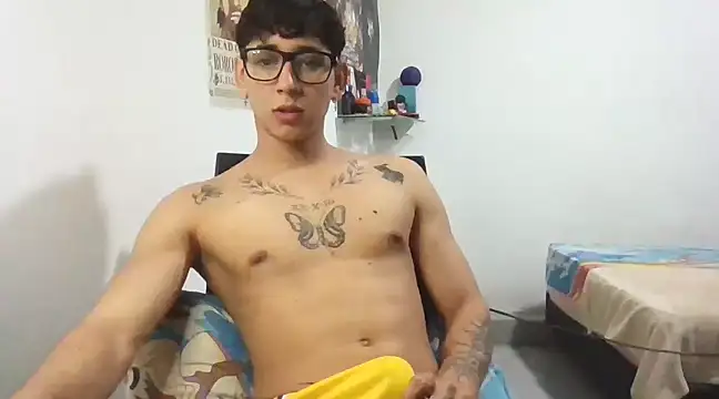 Snapshot of Dillom420 chatting on 03-11-25, 05:16 Dillom420 online show from 03-11-25, 05:16