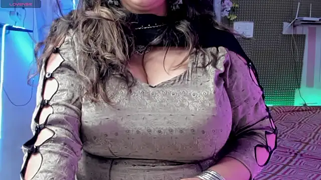 Gulabi Queen online show from 02-26-25, 05:31