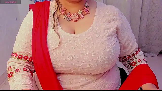 Gulabi Queen online show from 11-12-25, 04:29