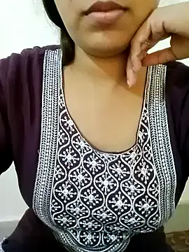 Snapshot of Arohi_is_Live chatting on 01-15-25, 09:02 Arohi is Live online show from 01-15-25, 09:02