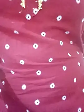 Snapshot of Arohi_is_Live chatting on 02-12-25, 06:29 Arohi is Live online show from 02-12-25, 06:29