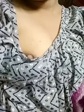 Snapshot of Arohi_is_Live chatting on 03-19-25, 01:07 Arohi is Live online show from 03-19-25, 01:07