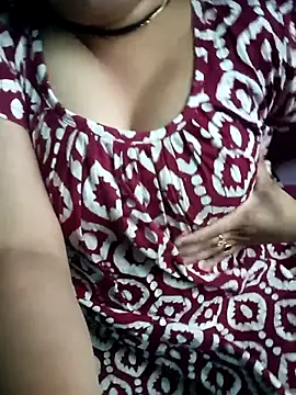 Snapshot of Arohi_is_Live chatting on 12-05-25, 08:56 Arohi is Live online show from 12-05-25, 08:56