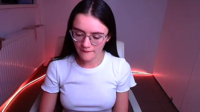 Snapshot of Josephine_jo chatting on 12-14-24, 04:12 Josephine jo online show from 12-14-24, 04:12