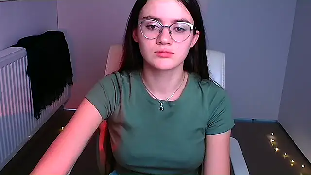 Snapshot of Josephine_jo chatting on 12-21-24, 01:26 Josephine jo online show from 12-21-24, 01:26