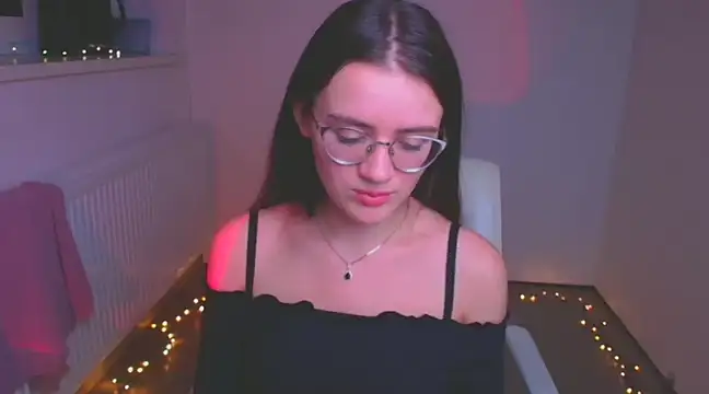 Snapshot of Josephine_jo chatting on 01-05-25, 11:12 Josephine jo online show from 01-05-25, 11:12