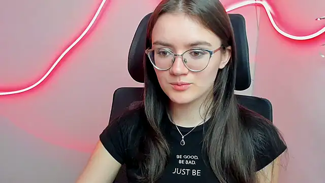 Snapshot of Josephine_jo chatting on 03-22-25, 12:35 Josephine jo online show from 03-22-25, 12:35