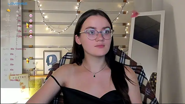 Snapshot of Josephine_jo chatting on 09-15-25, 01:05 Josephine jo online show from 09-15-25, 01:05