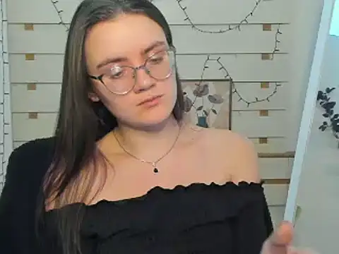 Snapshot of Josephine_jo chatting on 11-18-25, 10:36 Josephine jo online show from 11-18-25, 10:36