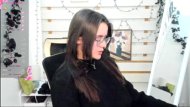 Snapshot of Josephine_jo chatting on 12-20-25, 08:38 Josephine jo online show from 12-20-25, 08:38