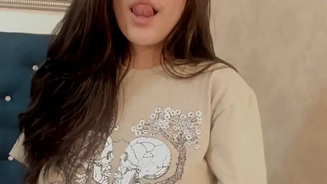 sofiaclauss online show from 02-26-25, 07:53