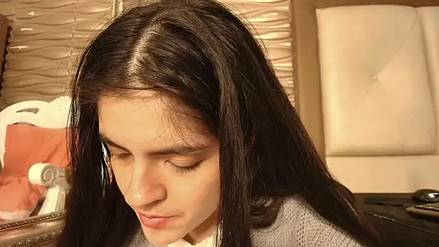 sofiaclauss online show from 10-15-25, 07:41