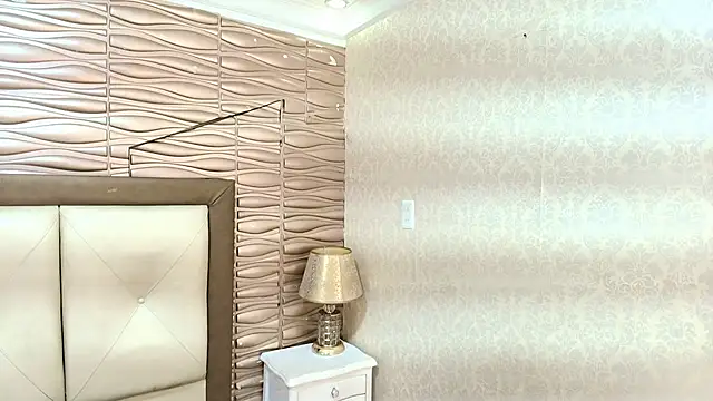 sofiaclauss online show from 10-20-25, 09:04