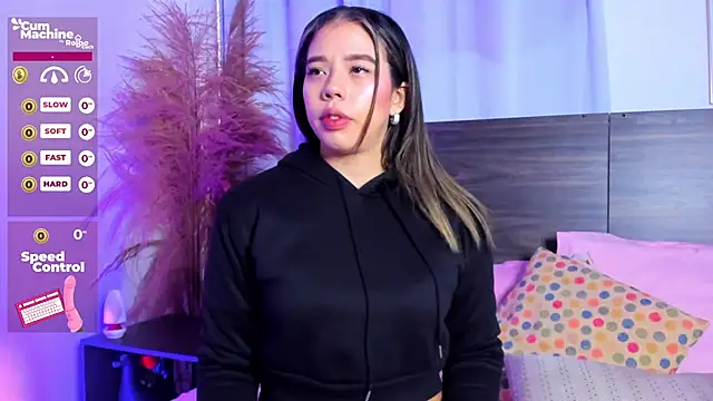 Snapshot of Martina_Miiller chatting on 02-08-25, 12:50 Martina Miiller online show from 02-08-25, 12:50