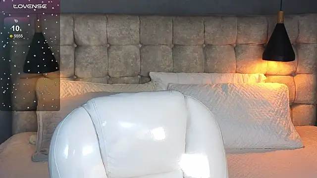 Laia and Aloby online show from 11-22-25, 10:31