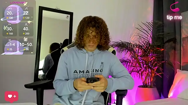 All3ssandr0 online show from 12-04-24, 01:03