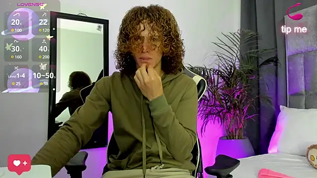 All3ssandr0 online show from 12-05-24, 01:58