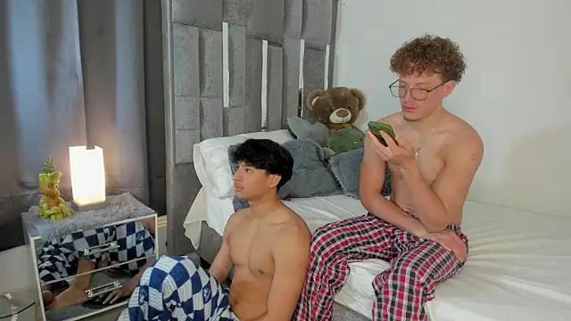 All3ssandr0 online show from 10-20-25, 04:07