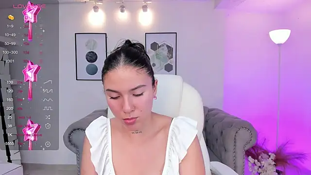 Snapshot of kendaall_jenner_ chatting on 12-21-24, 03:36 kendaall jenner online show from 12-21-24, 03:36