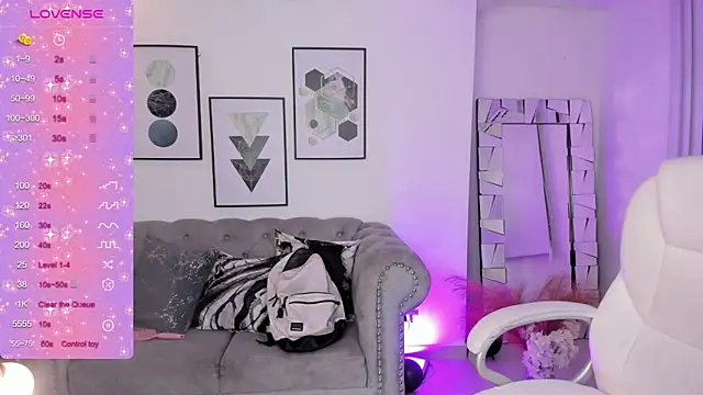 Snapshot of kendaall_jenner_ chatting on 01-10-25, 10:17 kendaall jenner online show from 01-10-25, 10:17