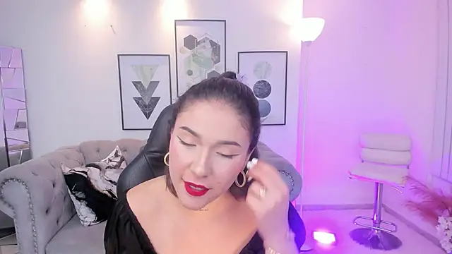 Snapshot of kendaall_jenner_ chatting on 01-31-25, 05:09 kendaall jenner online show from 01-31-25, 05:09