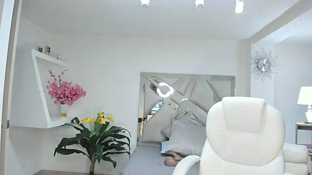 Snapshot of kendaall_jenner_ chatting on 02-01-25, 10:37 kendaall jenner online show from 02-01-25, 10:37