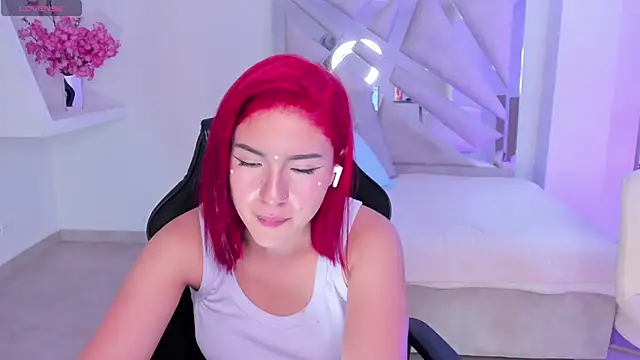 Snapshot of kendaall_jenner_ chatting on 02-06-25, 09:43 kendaall jenner online show from 02-06-25, 09:43