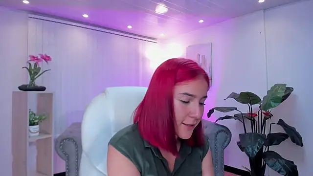 Snapshot of kendaall_jenner_ chatting on 02-13-25, 05:16 kendaall jenner online show from 02-13-25, 05:16