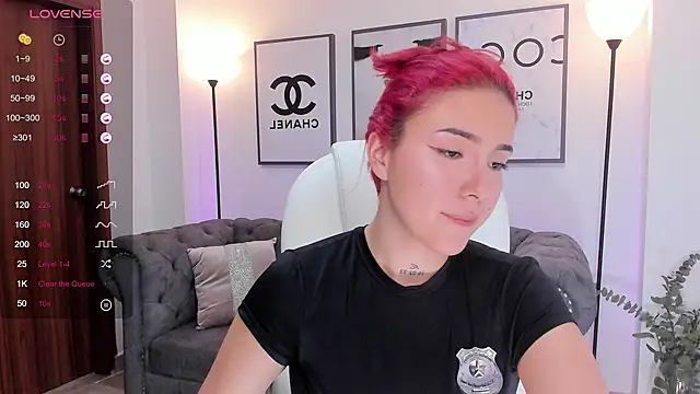 Snapshot of kendaall_jenner_ chatting on 03-01-25, 06:35 kendaall jenner online show from 03-01-25, 06:35