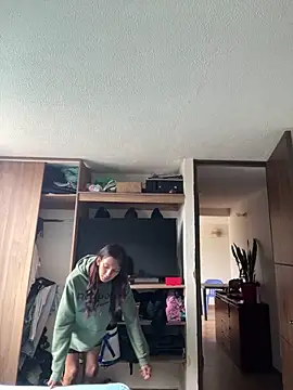 Nikol Rang   online show from 11-19-25, 02:50